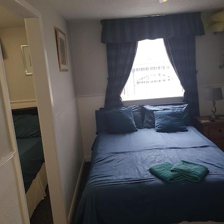 Thornhill Blackpool Bed & Breakfast Room photo