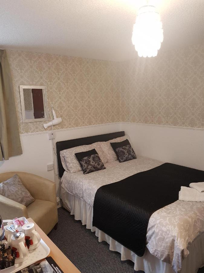 Thornhill Blackpool Bed & Breakfast Room photo