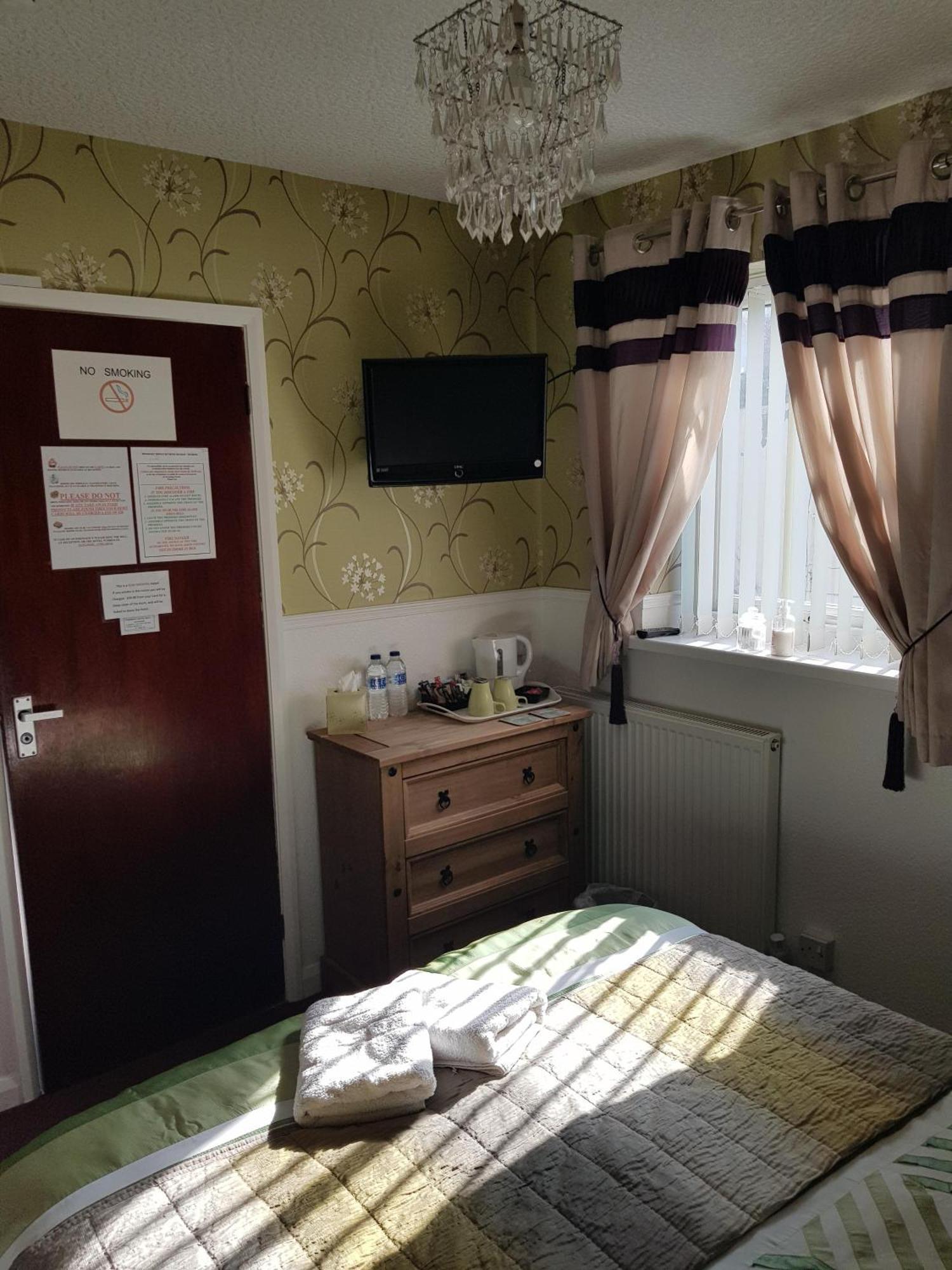 Thornhill Blackpool Bed & Breakfast Room photo